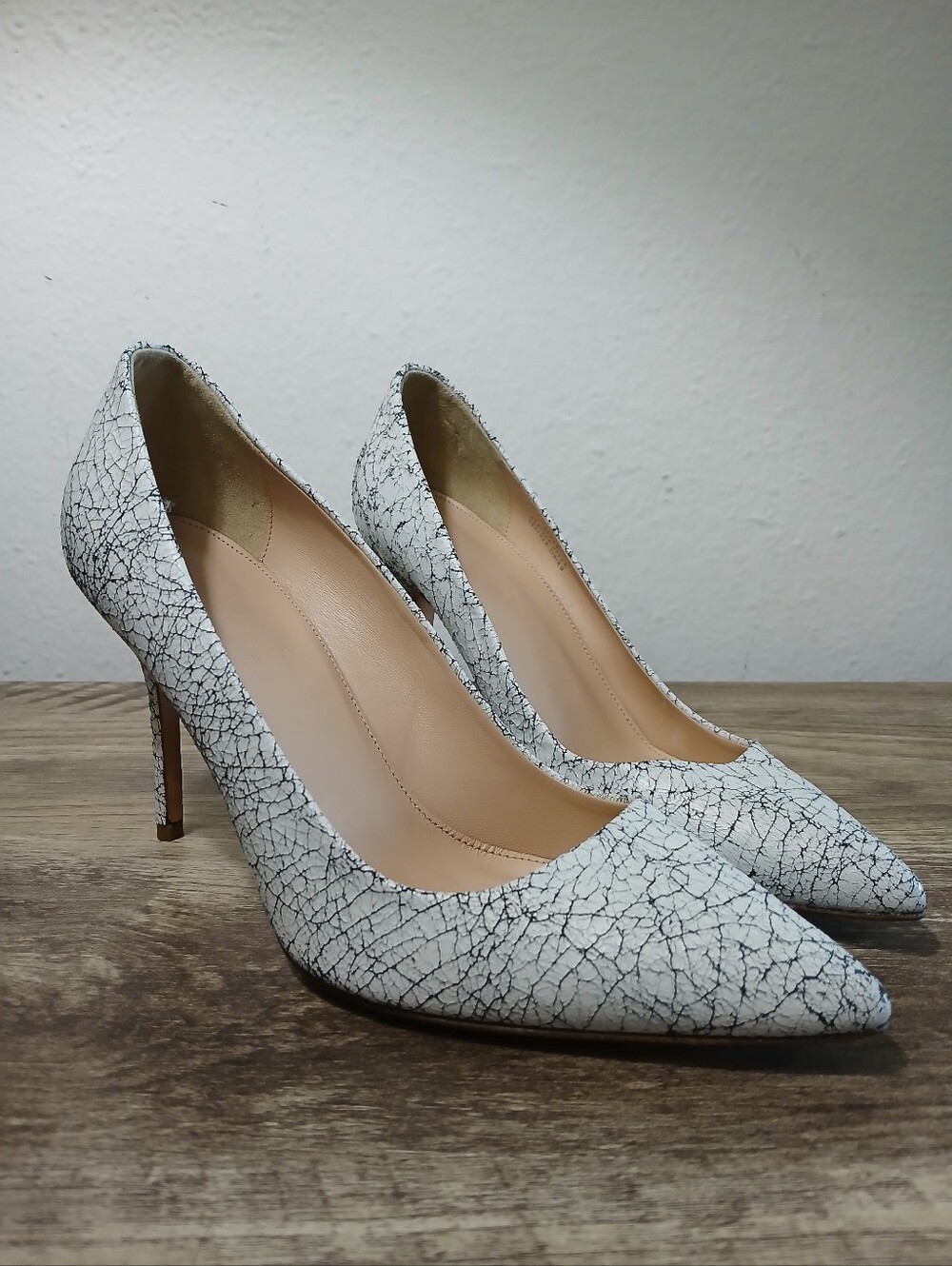 J. CREW White Crackle Leather Classic Pointed Pump Heels size 8